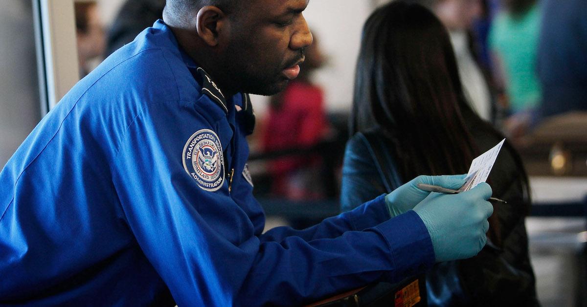 tsa agent checks id