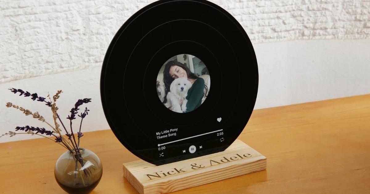 personalized record with stand