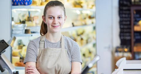 do minors get taxes taken out of their paycheck