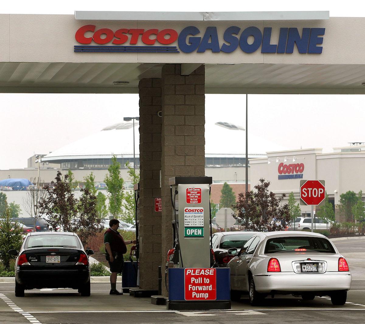 What's the Cheapest Day to Buy Gas? Studies Explained