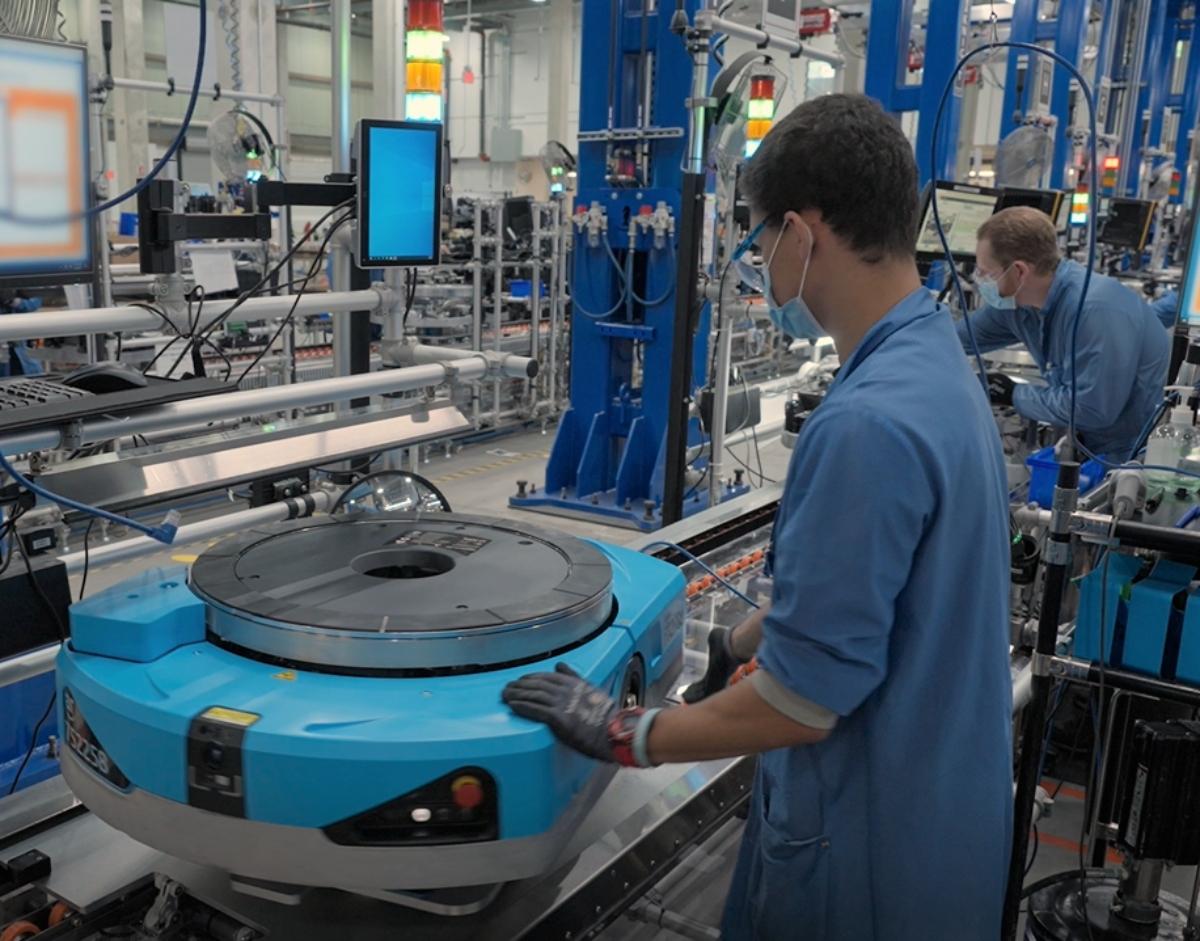 Does Amazon Own Canvas Technology? Robotics Acquisition, Explained