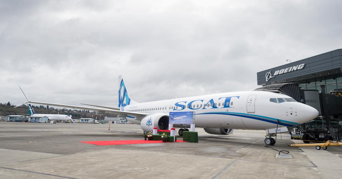 should i buy boeing