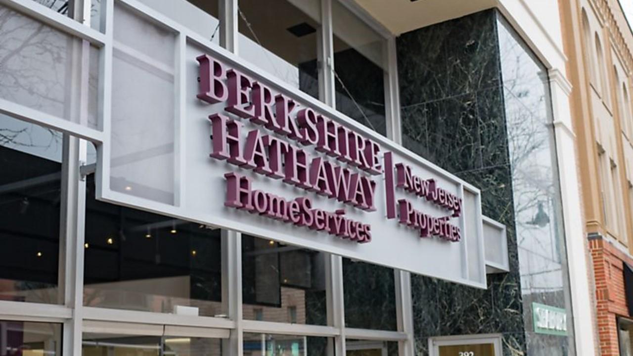 What Are Berkshire Hathaway’s Top Holdings in 2020?