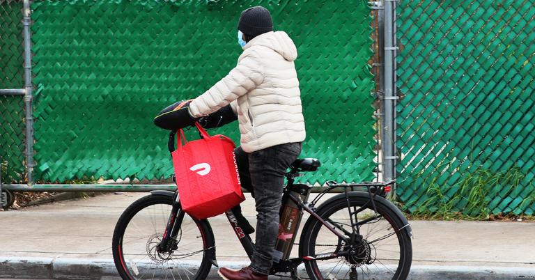A Look At How DoorDash Makes Money Even On Free Delivery a-look-at-how-doordash-makes-money-even-on-free-delivery
