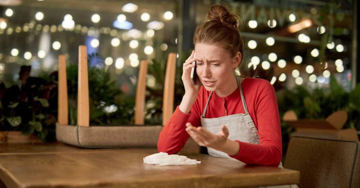 Grieving waitress was struggling at work, so a customer left her $100 ...