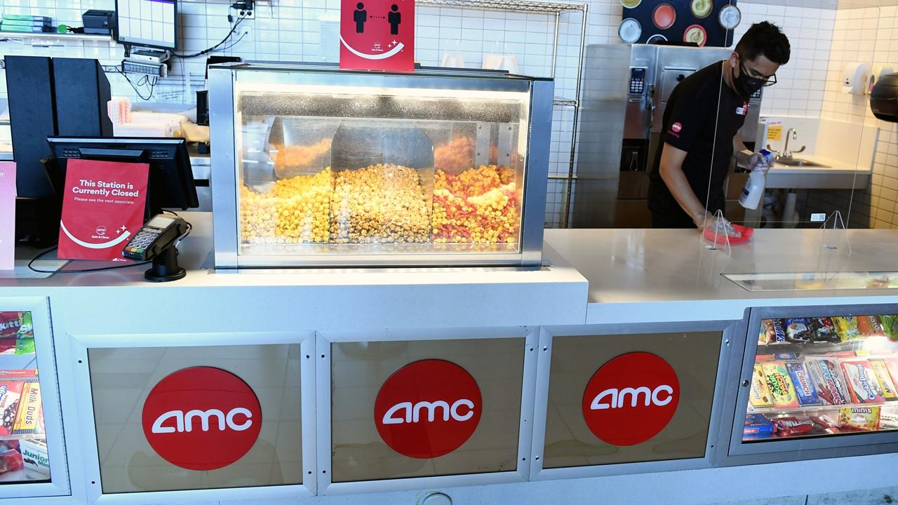 AMC Stock Forecast Why Is It Dropping and Will 2022 Be Any Better?