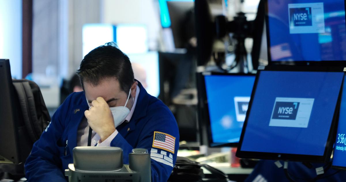 Trader gets worried as tech stocks crash