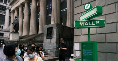 Robinhood Wall St. sign