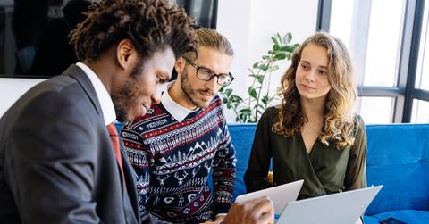 People discussing student loan repayment