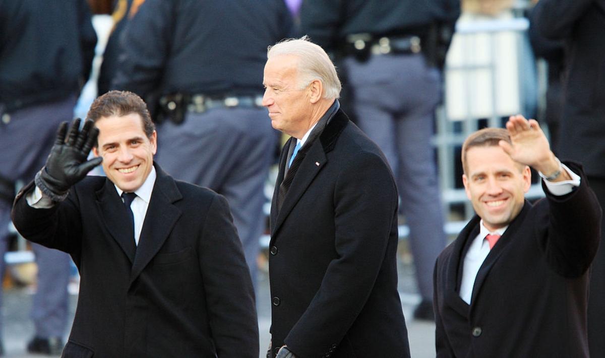 Hunter Biden, Joe Biden, and Beau Biden at the 2009 inauguration.