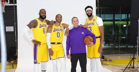 Frank Vogel with Lakers players