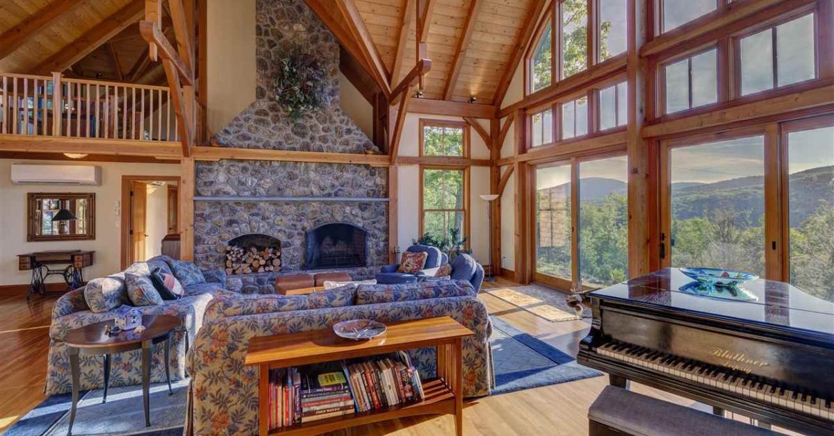 Ghislaine Maxwell Hid in Her New Hampshire Home Before Her Arrest