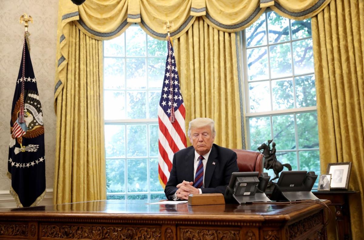 Trump in Oval Office