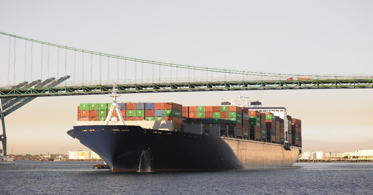 cargo ship carrying shipping containers 