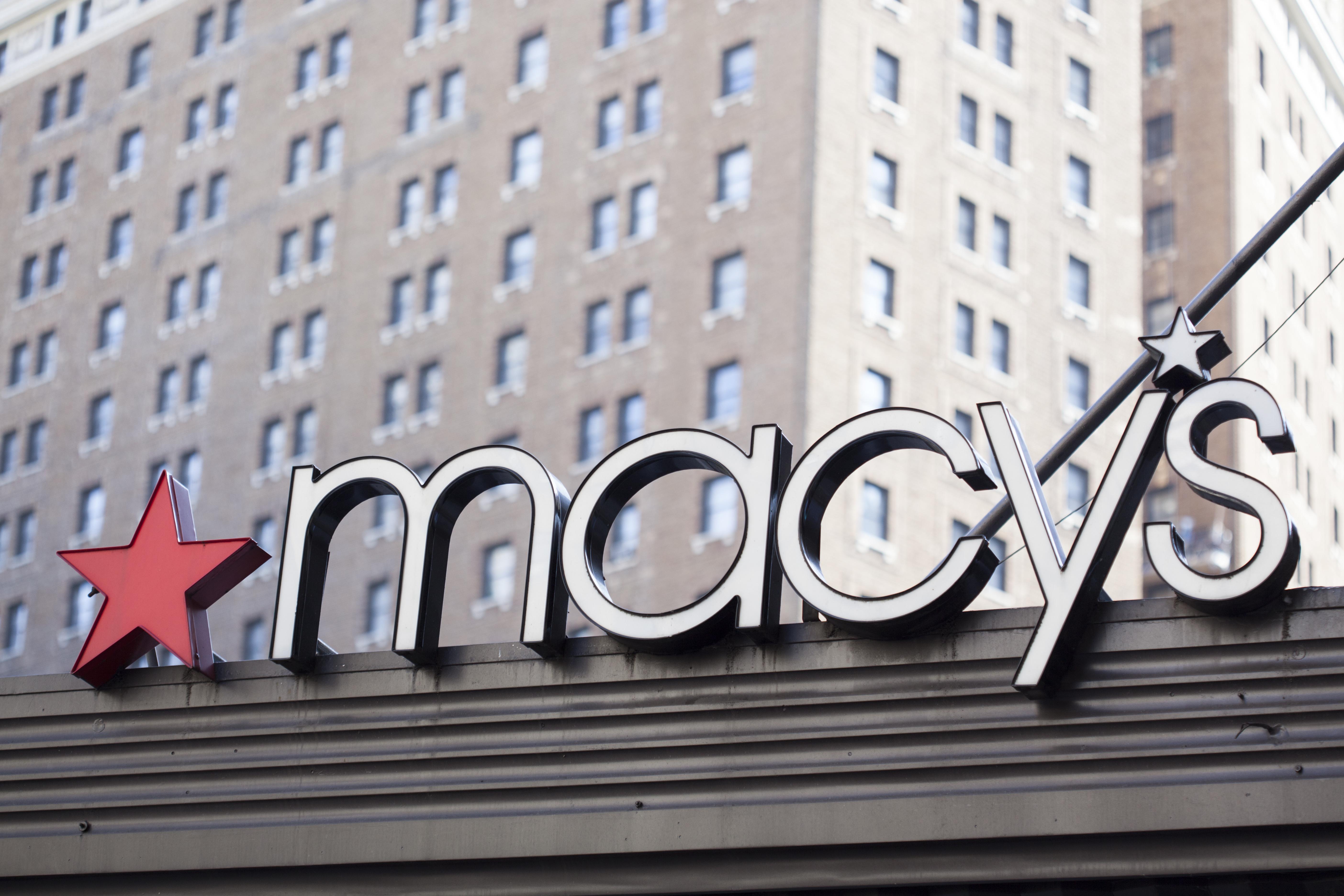 Macy’s Stock Falls after Earnings on Weak Outlook