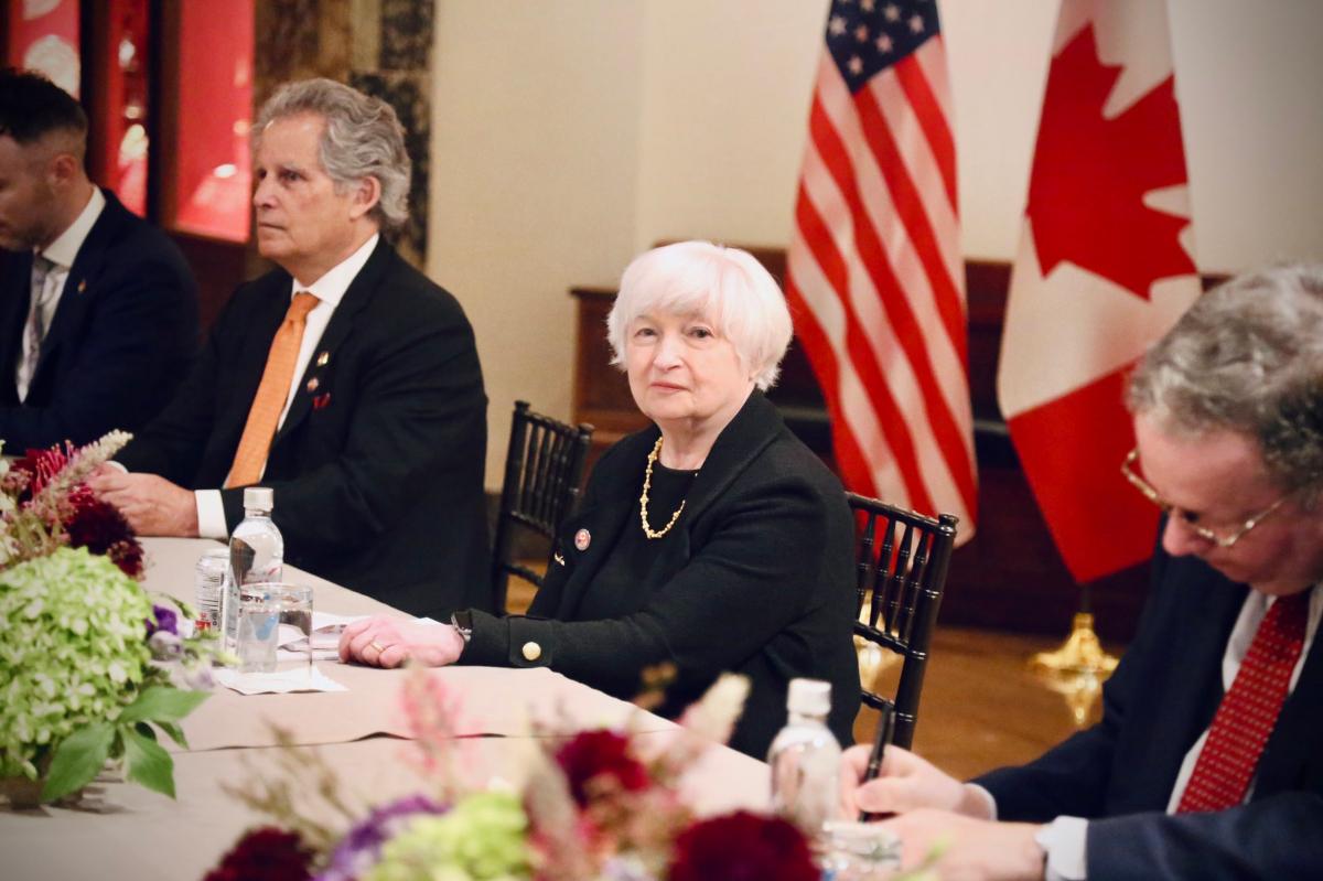 yellen calls the us ecconony in transition