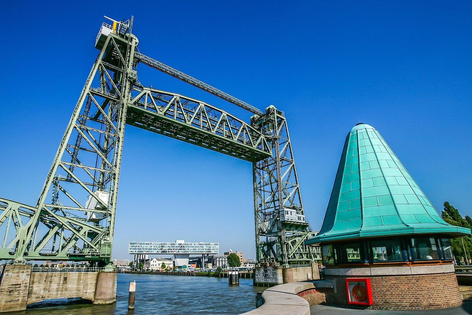 De Hef bridge in Rotterdam