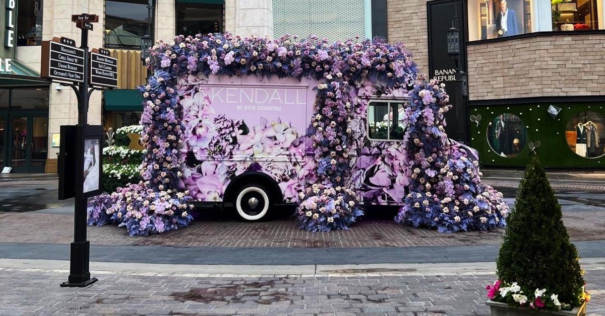 Kendall X Kylie 2.0 Collection pop-up truck