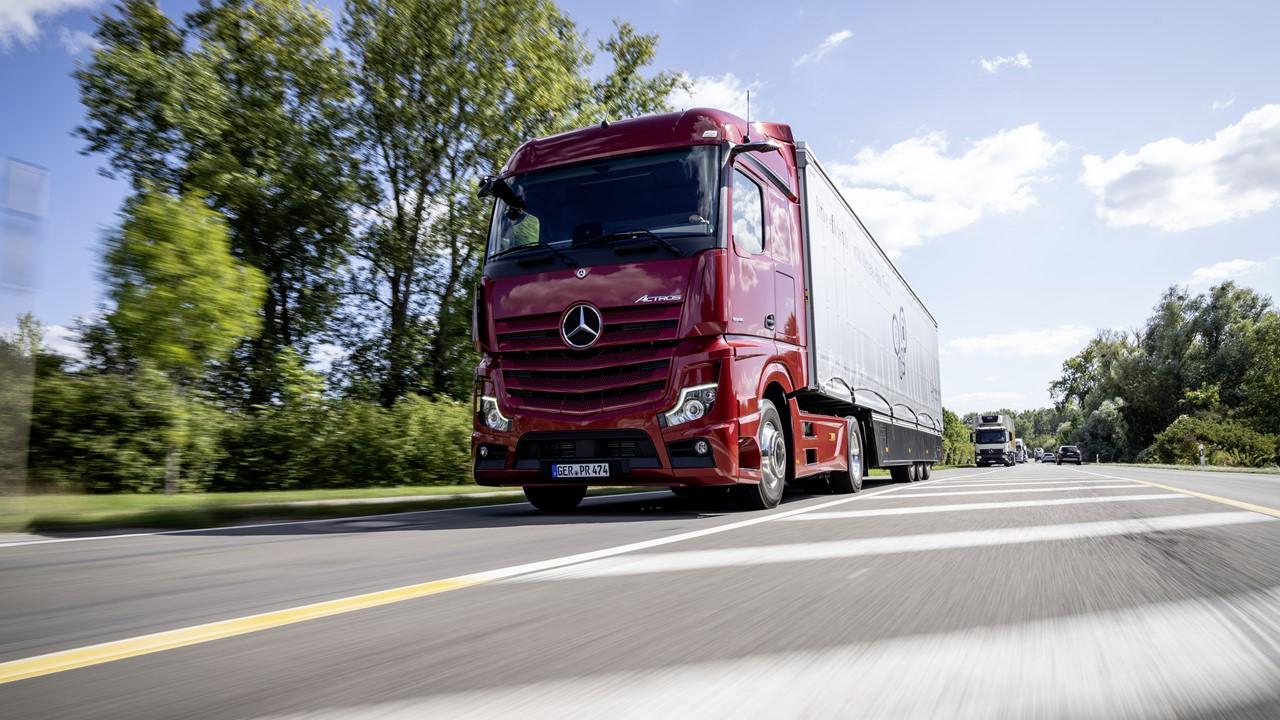 daimler semi truck