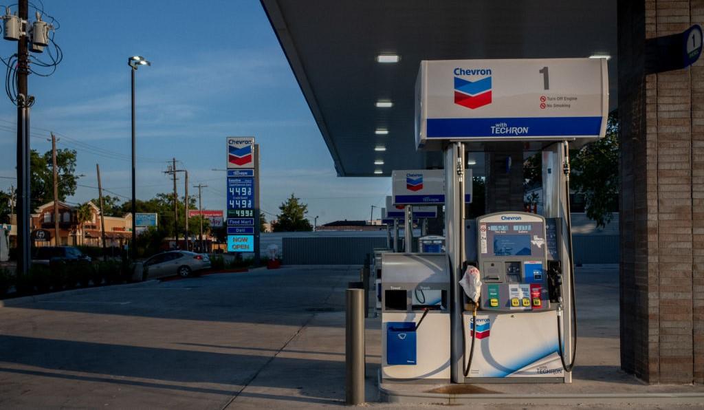 Why Did Oil Prices Fall 10 Percent? Drama Continues