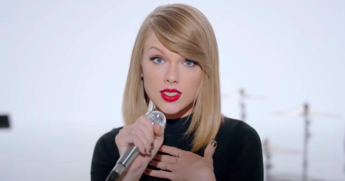 Taylor Swift "Shake It Off" music video