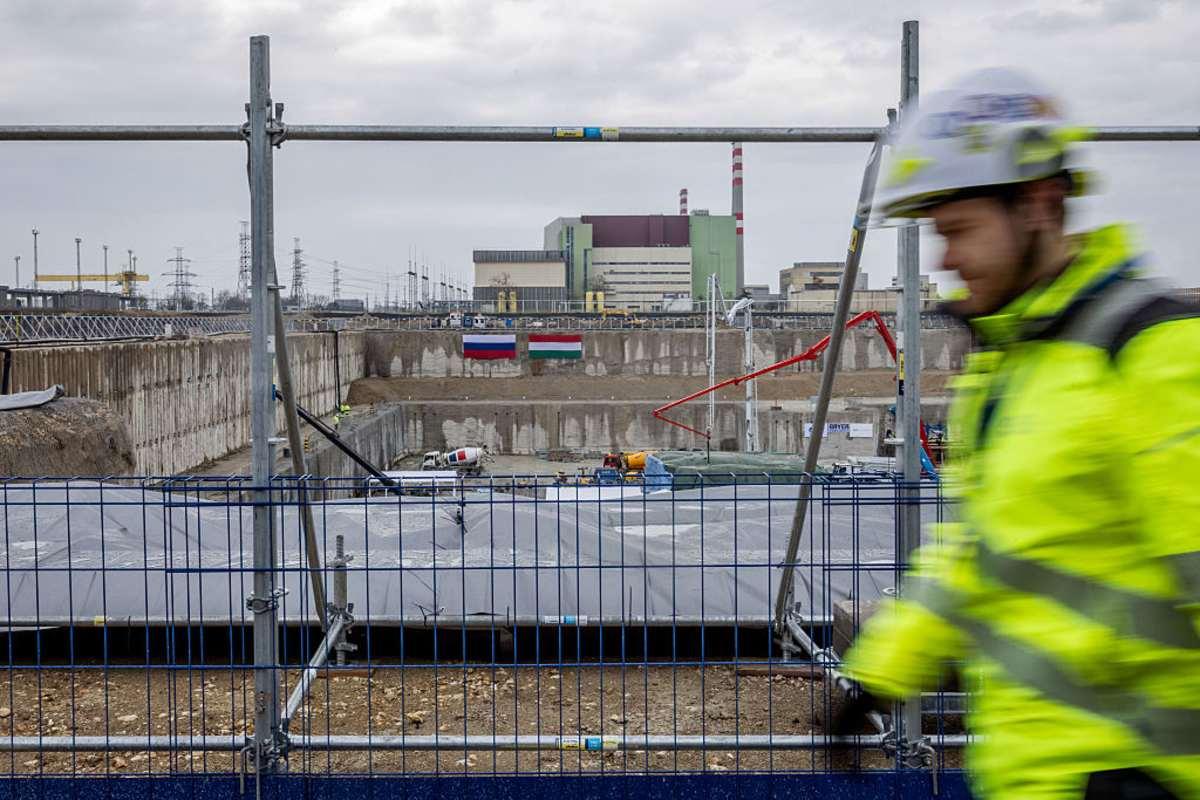 pn/ecbe af e acd bfcee