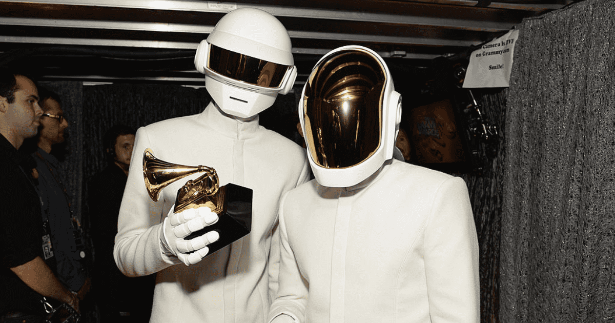 pn//uploads/fad d ee e cfbdbafe__