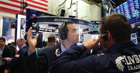 Traders looking on as stocks carsh