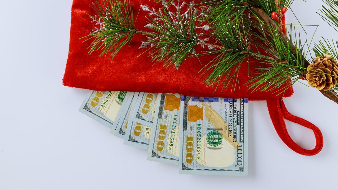 Holiday Tipping Guide — Here's Who to Tip and How Much