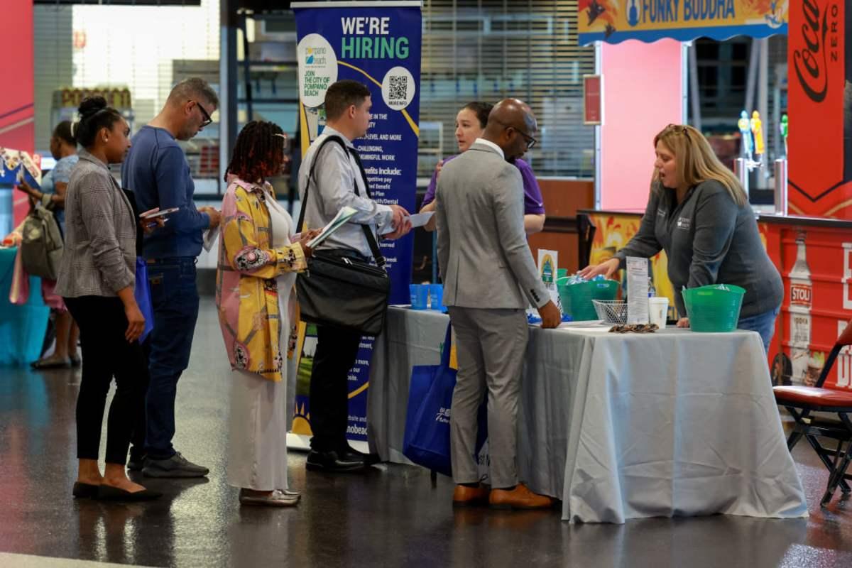 pn/cbfcc b bf a beadcacc