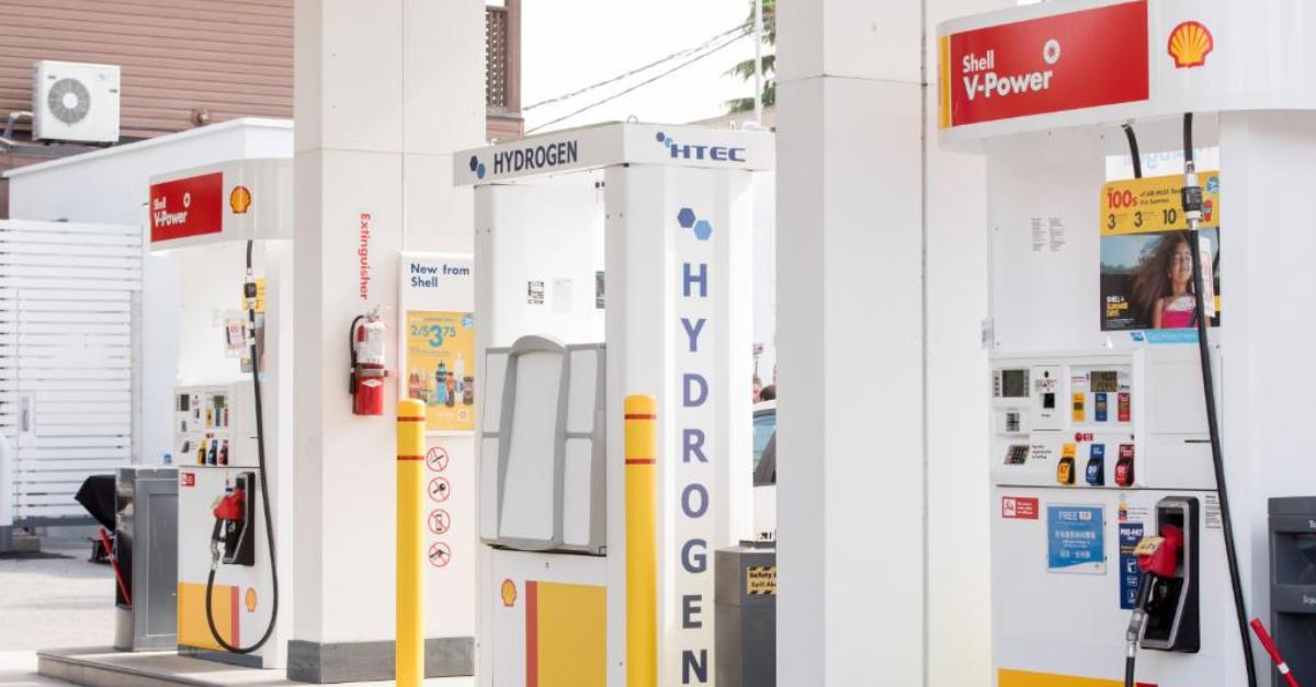 Shell hydgrogen pump in pivot towards green energy