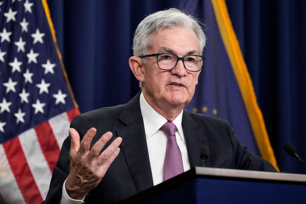 federal reserve sees a growth slowdown