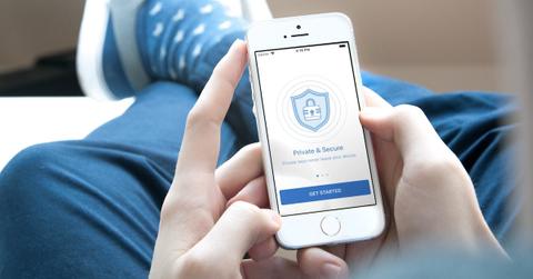 Person holding a phone with Trustwallet app open