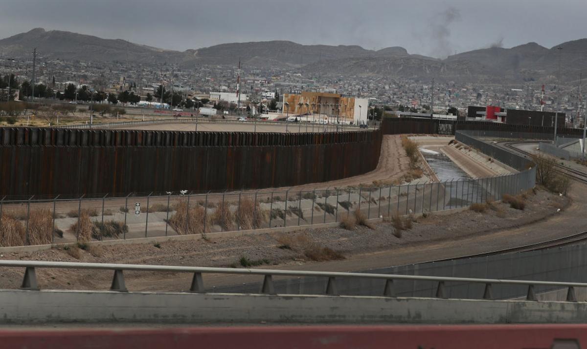 Border wall between Texas and Mexico