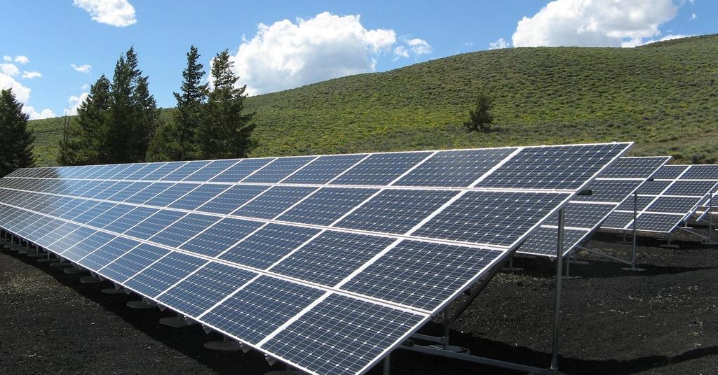 What Are The Best Clean Energy Stocks As The World Goes Green 
