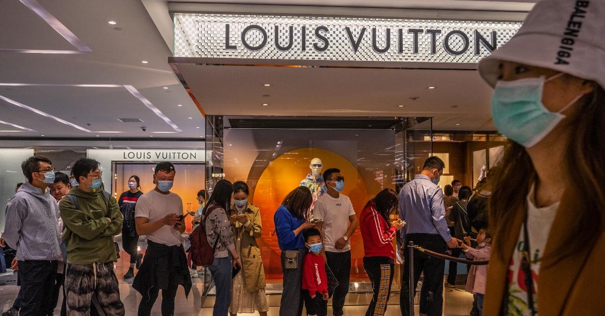 LVMH Shares Climb, Arnault Battles Bezos for World's Richest Person