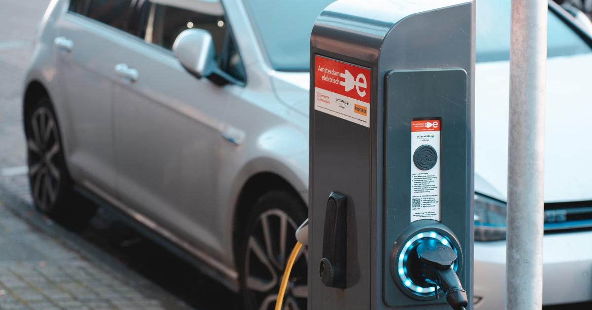 What’s the Federal Tax Credit for Electric Cars in 2021?