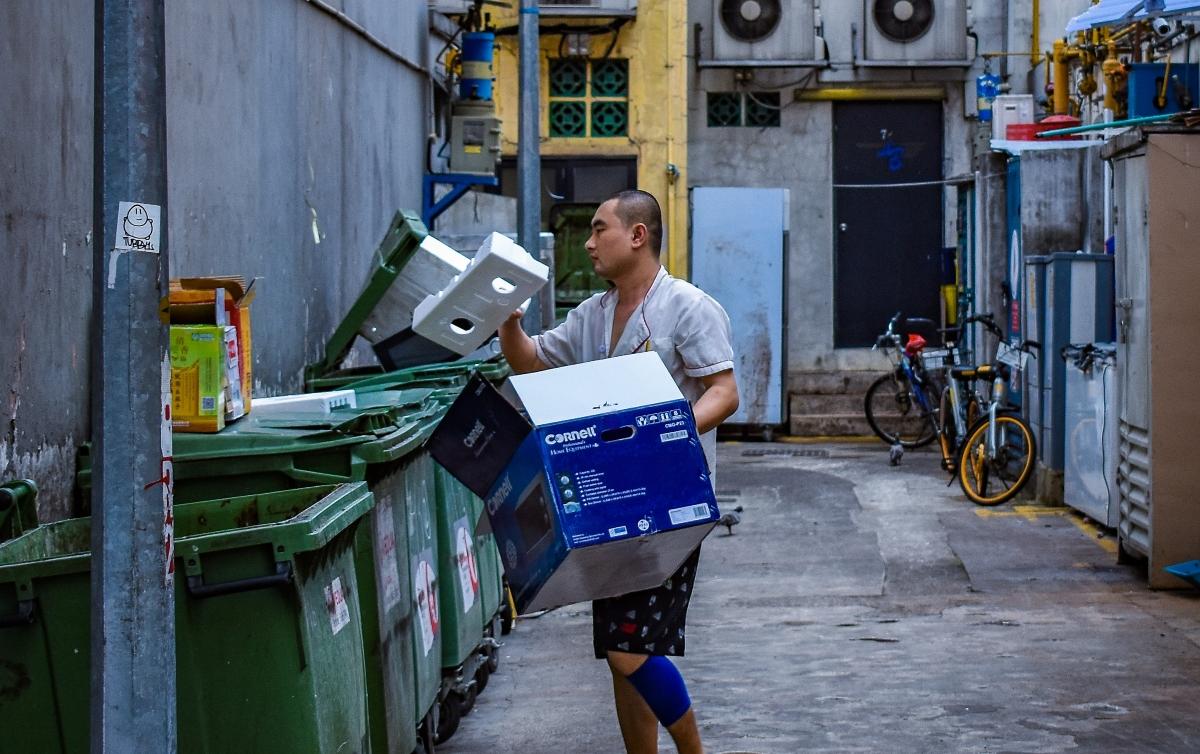 How to Dumpster Dive Safely and Legally — Tips for Beginners
