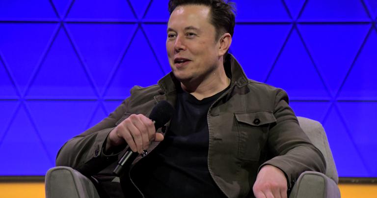 elon musk  called  father errol musk  terrible human