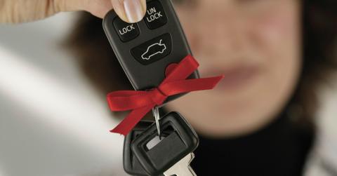 Car keys with bow