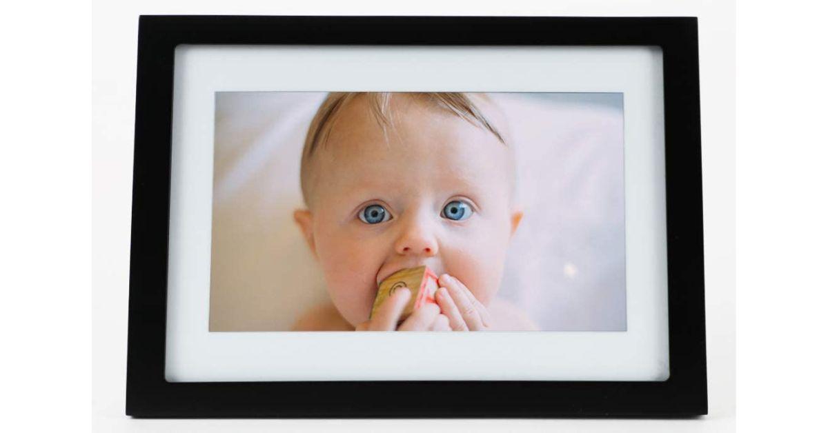 Skylight 10-inch Digital Picture Frame