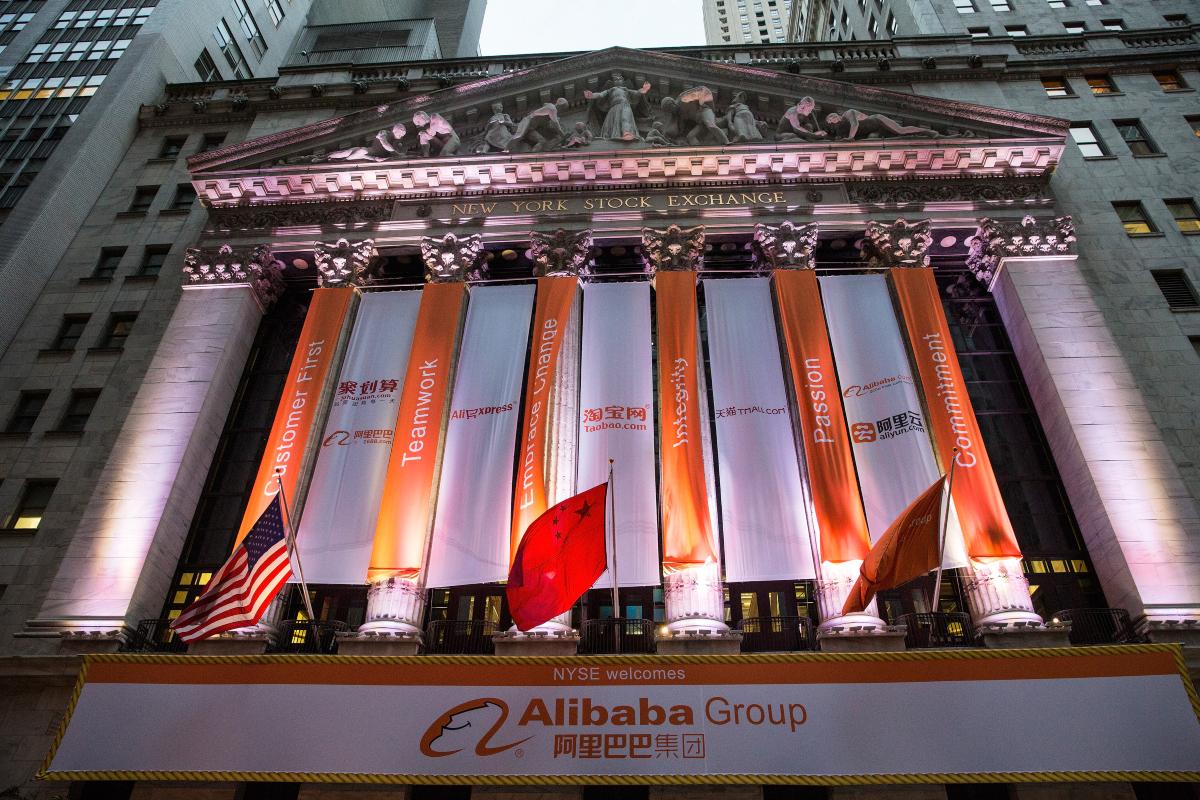 Should You Buy or Sell Alibaba (BABA) Stock? Reddit Traders Weigh In