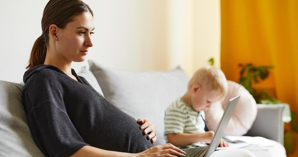 Boss Fires Woman on Maternity Leave, Sparks Debate on Reddit(02)