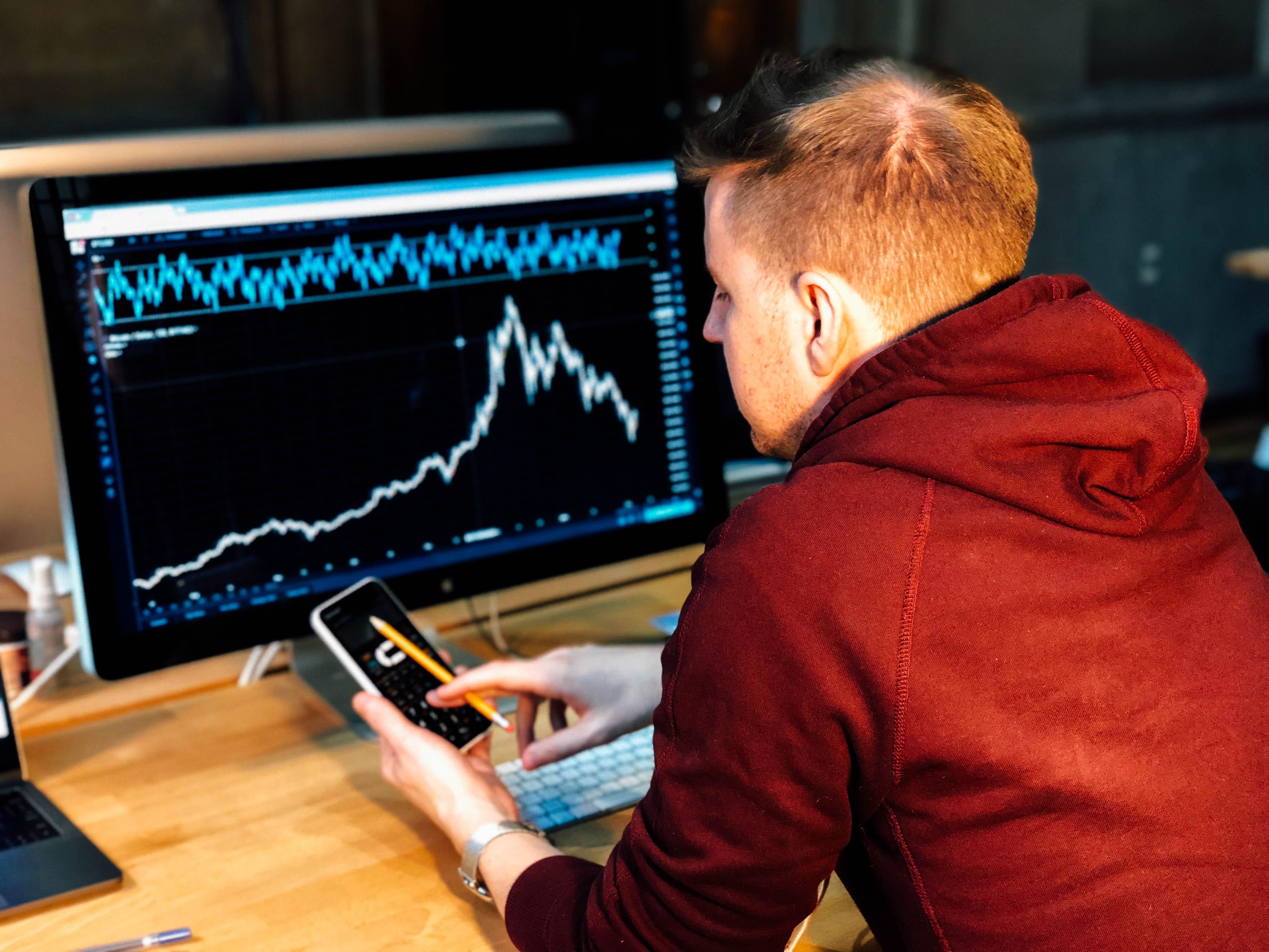 trader on desk