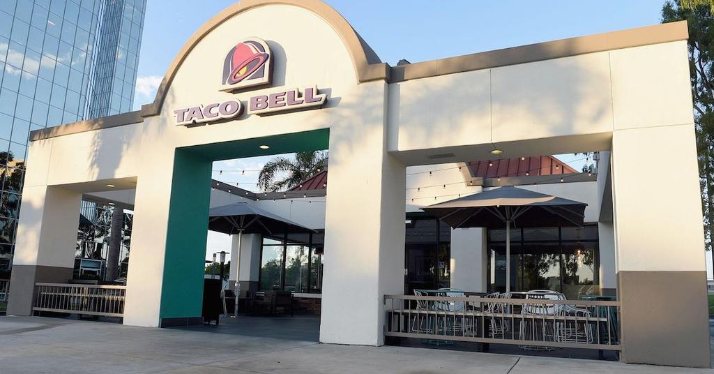 Fast Food Scholarships to Apply For — Taco Bell, ChickfilA, and More