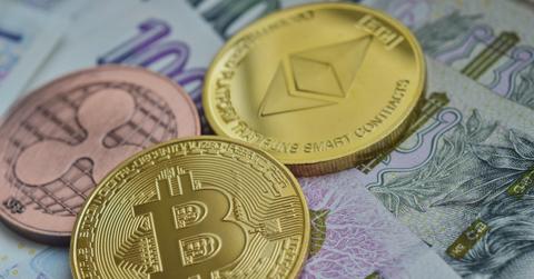 Cryptocurrencies on fiat bills