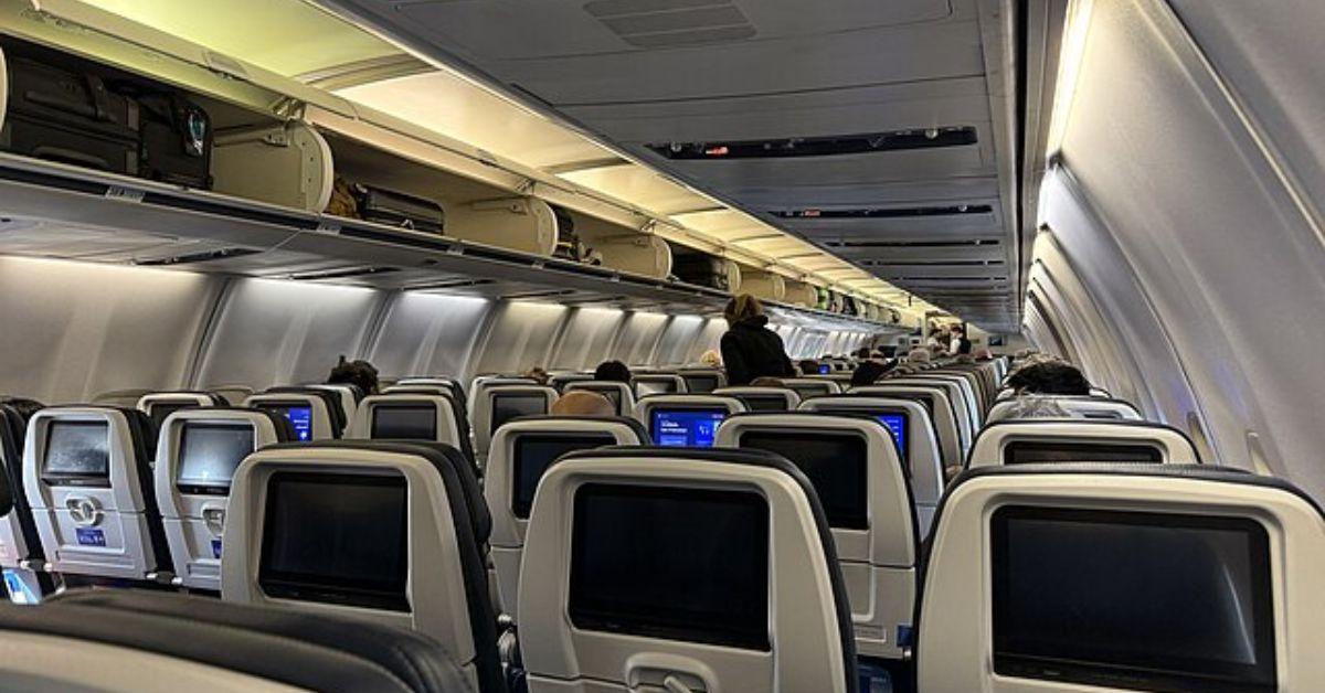 The interior of a Boeing United 757 jet. 