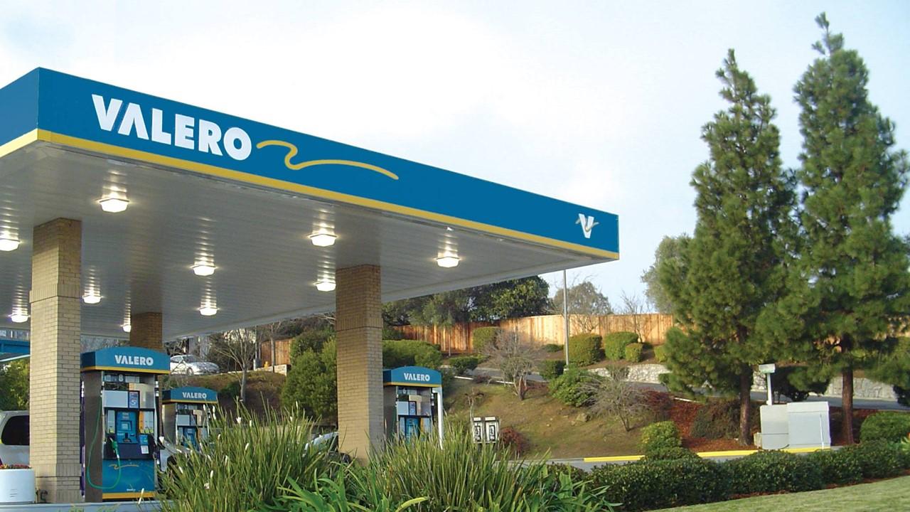 Who Owns Valero Gas Stations? Details on Petroleum Refiner