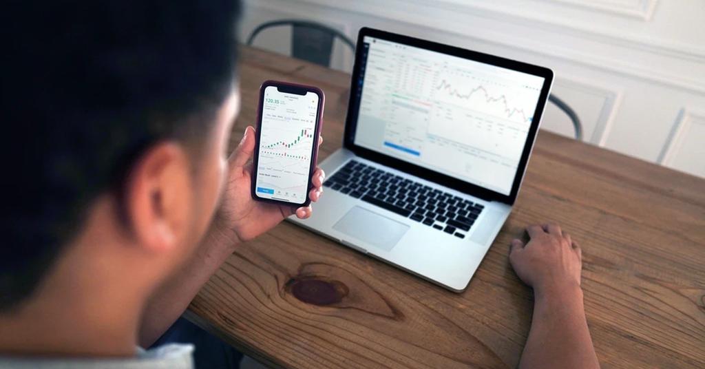 Should You Buy GHIV Stock Before the UWM Merger?