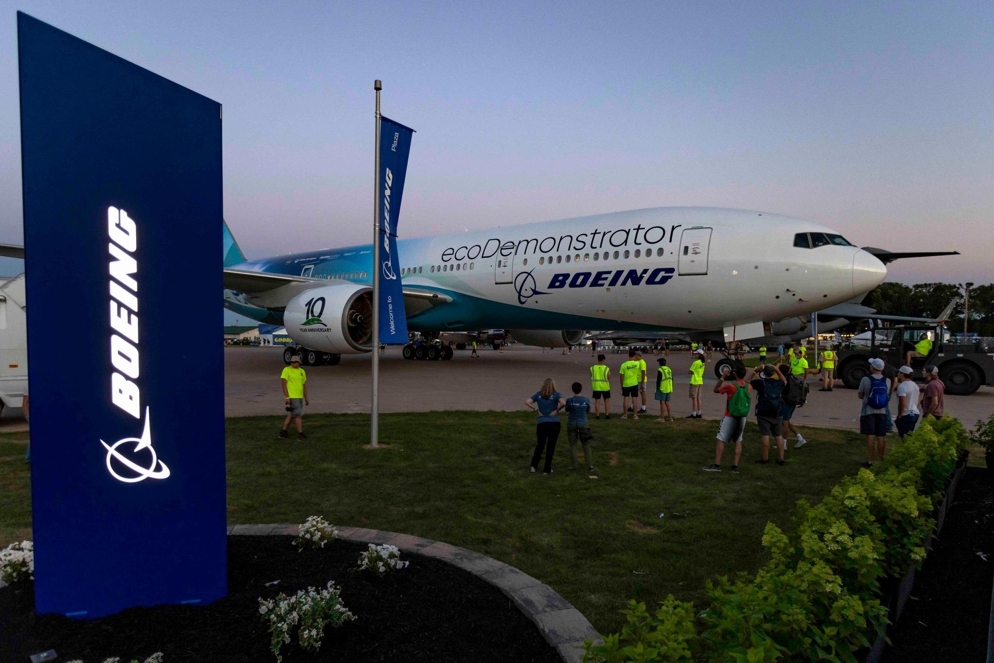 Boeing sign and plane